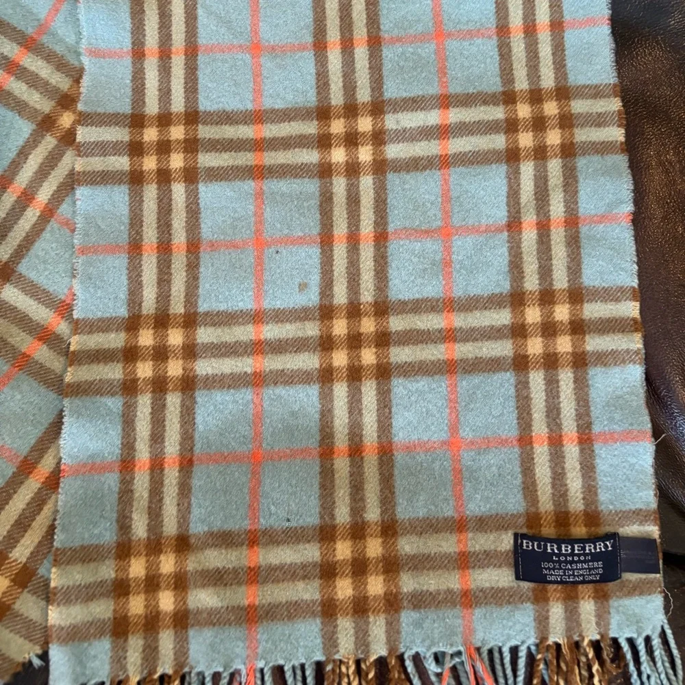 ✨BURBERRY Vintage Cashmere Check Print Scarf Authentic with CALL OUTS - Picture 4 of 9